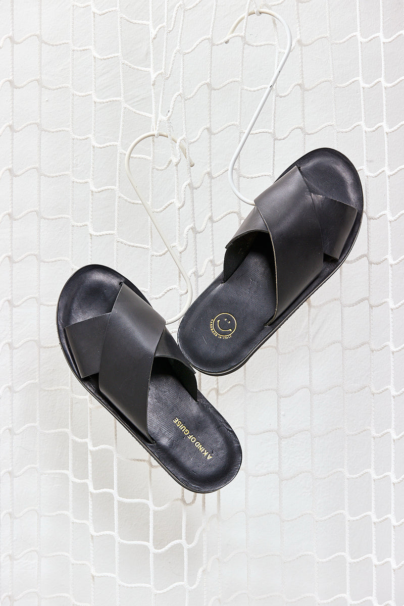 Leather slipper black